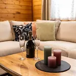 Hébergement de vacances Private Summer House With Swimming Pool, Bar And Pit For Football And Volleyball *