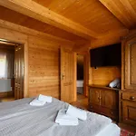 Hébergement de vacances Private Summer House With Swimming Pool, Bar And Pit For Football And Volleyball Hvezdonice