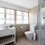Private Summer House With Swimming Pool, Bar And Pit For Football And Volleyball Hébergement de vacances Hvezdonice