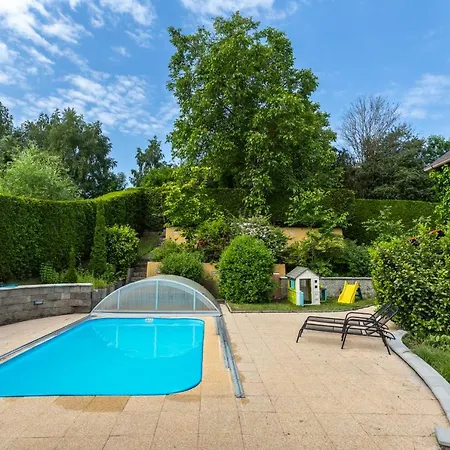 بيت للعطل Private Summer House With Swimming Pool, Bar And Pit For Football And Volleyball *