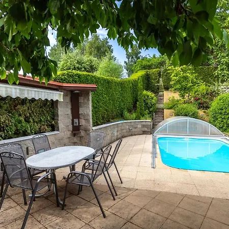 Family With Private Pool, Bar & Sports Field * Hvezdonice