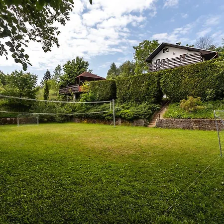 Private Summer House With Swimming Pool, Bar And Pit For Football And Volleyball Σπίτι διακοπών Hvezdonice