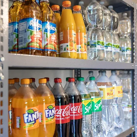 بيت للعطل Private Summer House With Swimming Pool, Bar And Pit For Football And Volleyball