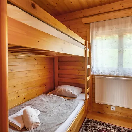 Family With Private Pool, Bar & Sports Field Hvezdonice