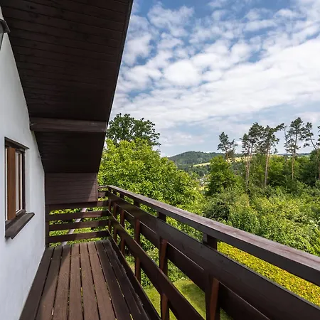 Family With Private Pool, Bar & Sports Field Hvezdonice