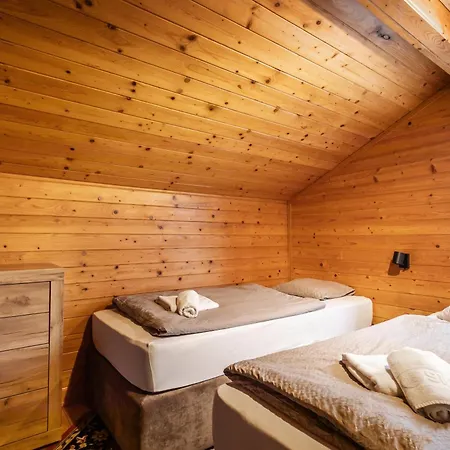 Private Summer House With Swimming Pool, Bar And Pit For Football And Volleyball بيت للعطل *