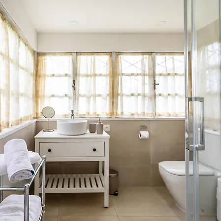 Holiday home Family With Private Pool, Bar & Sports Field