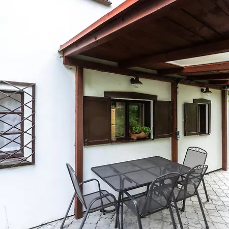 Private Summer House With Swimming Pool, Bar And Pit For Football And Volleyball * Hvezdonice
