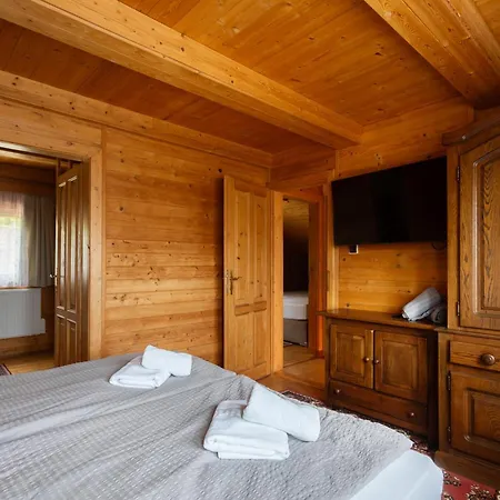 Holiday home Family With Private Pool, Bar & Sports Field Hvezdonice