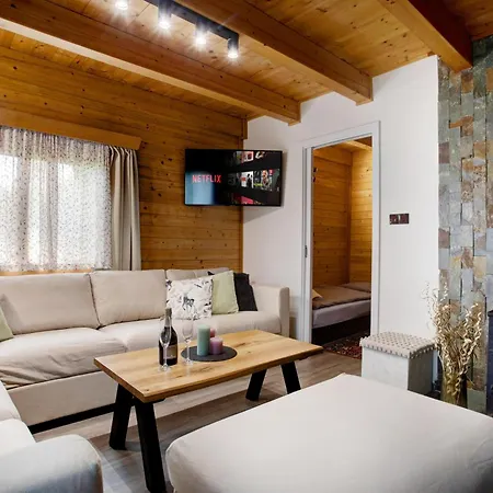 Private Summer House With Swimming Pool, Bar And Pit For Football And Volleyball Σπίτι διακοπών