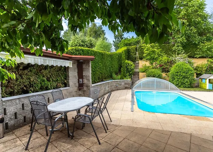 Private Summer House With Swimming Pool, Bar And Pit For Football And Volleyball * Hvezdonice