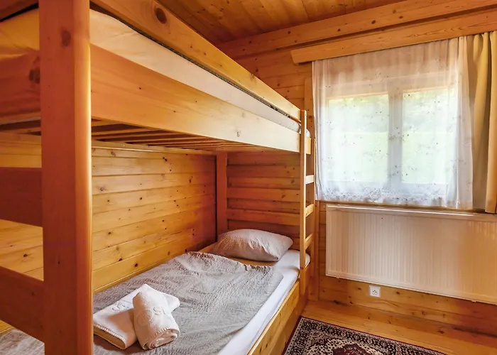 Private Summer House With Swimming Pool, Bar And Pit For Football And Volleyball Hvezdonice