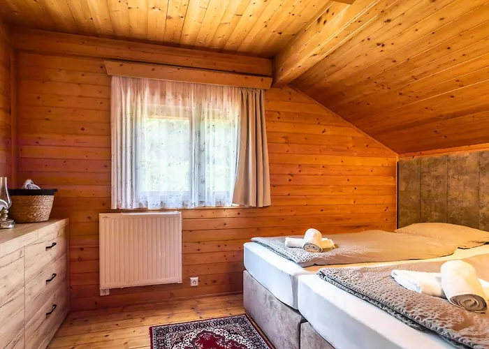 Private Summer House With Swimming Pool, Bar And Pit For Football And Volleyball Casa vacanze Hvezdonice