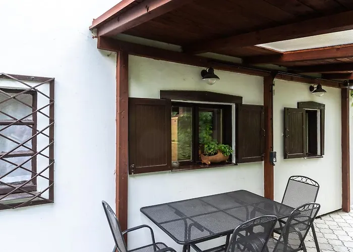 Private Summer House With Swimming Pool, Bar And Pit For Football And Volleyball * Hvezdonice