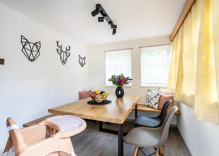 Private Summer House With Swimming Pool, Bar And Pit For Football And Volleyball Hvezdonice